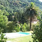 Unis Villa